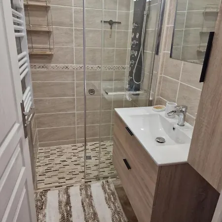 Maison A 200m De La Апартаменты Сен-Сир-сюр-Мер